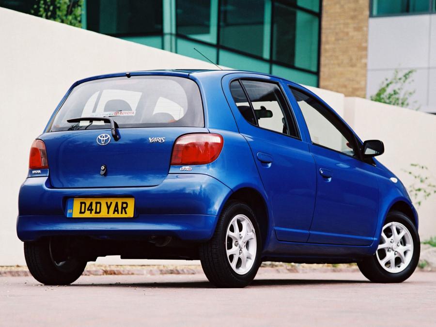  Toyota Yaris 5-Door 1999 года  (UK) (фото 4 из 16)
